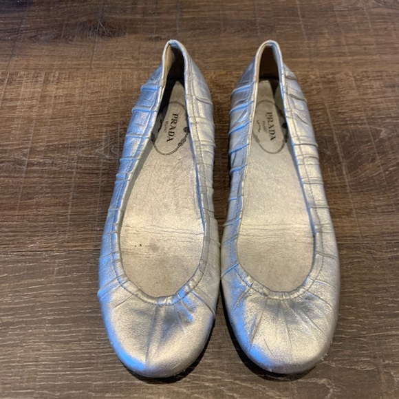 VINTAGE PRADA FLATS - Picture 3 of 7